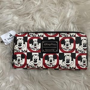 NWT Loungefly Wallet!